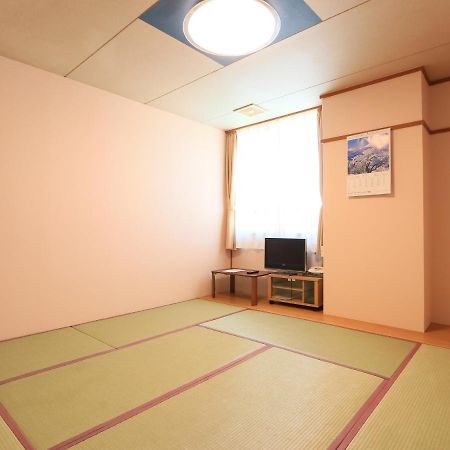 Fuji-shi Business Hotel Furuiya Ryokan Fuji  Bagian luar foto
