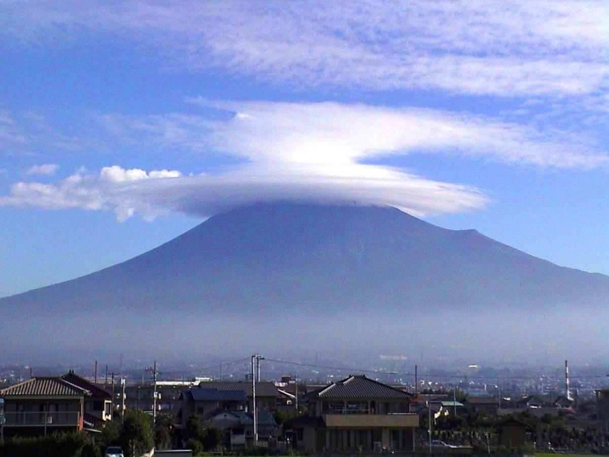 Fuji-shi Business Hotel Furuiya Ryokan Fuji  Bagian luar foto
