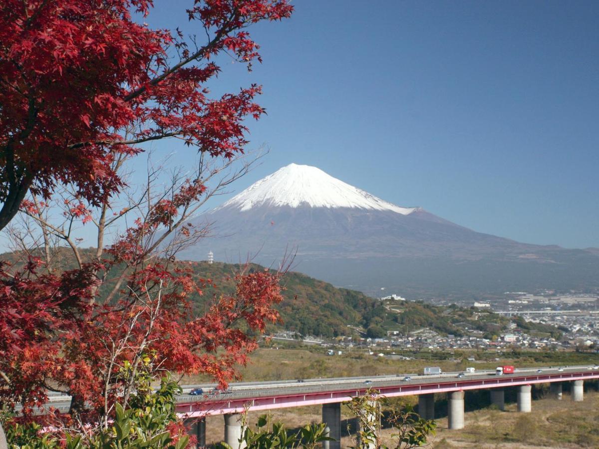 Fuji-shi Business Hotel Furuiya Ryokan Fuji  Bagian luar foto