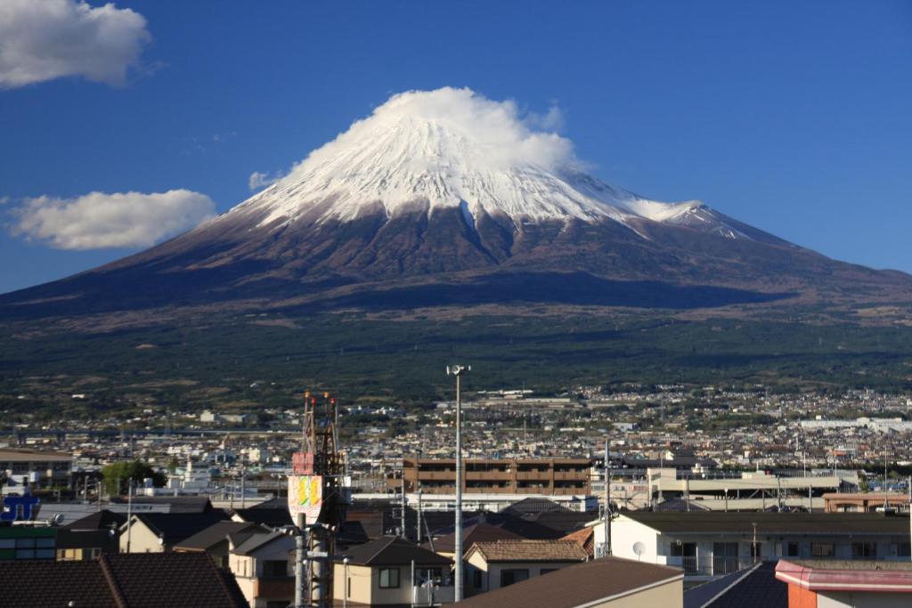 Fuji-shi Business Hotel Furuiya Ryokan Fuji  Bagian luar foto
