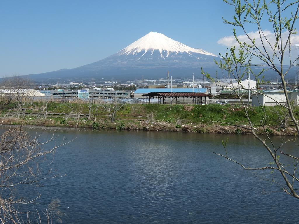 Fuji-shi Business Hotel Furuiya Ryokan Fuji  Bagian luar foto