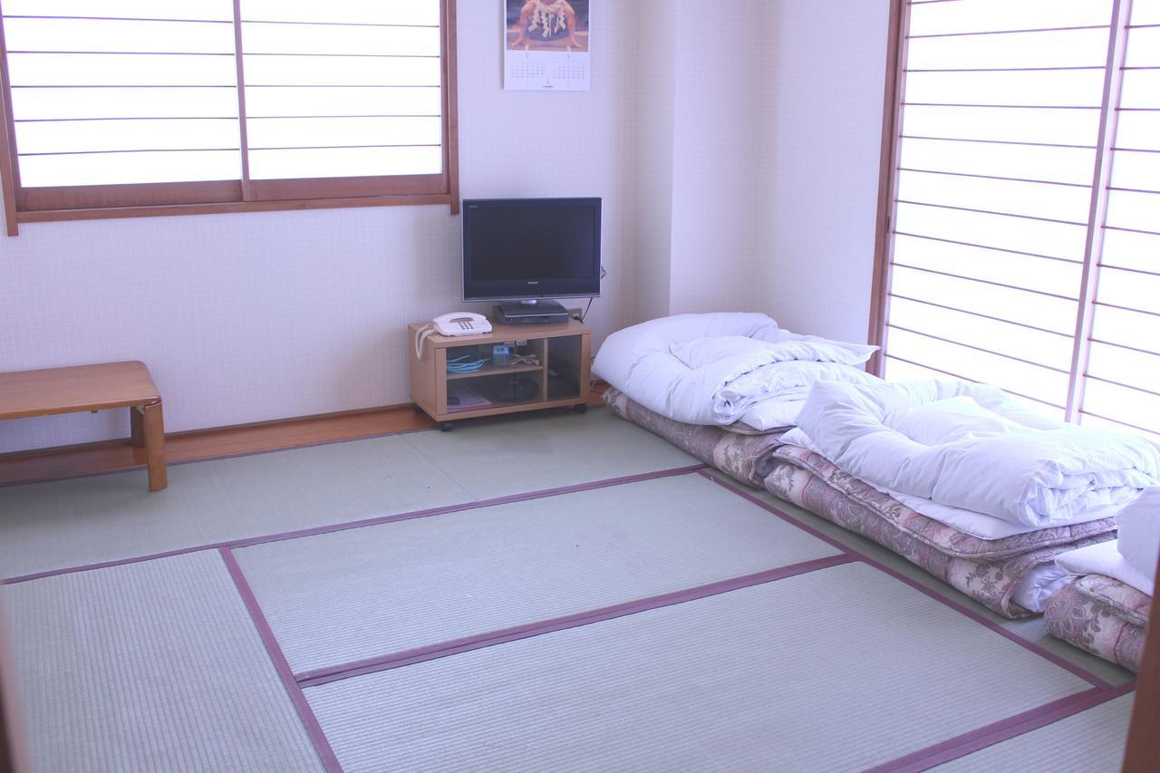 Fuji-shi Business Hotel Furuiya Ryokan Fuji  Bagian luar foto