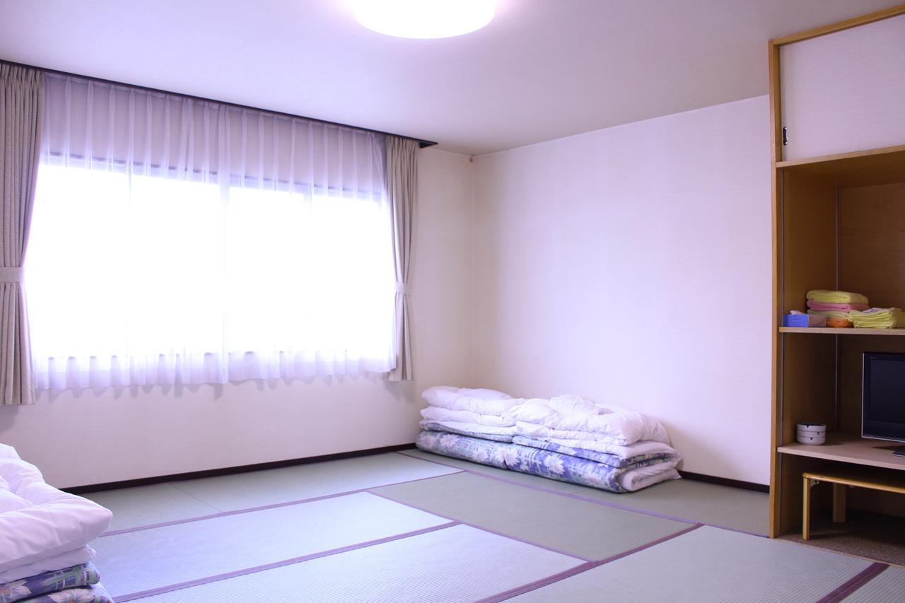 Fuji-shi Business Hotel Furuiya Ryokan Fuji  Bagian luar foto